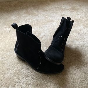 Black over ankle boots for kids.
